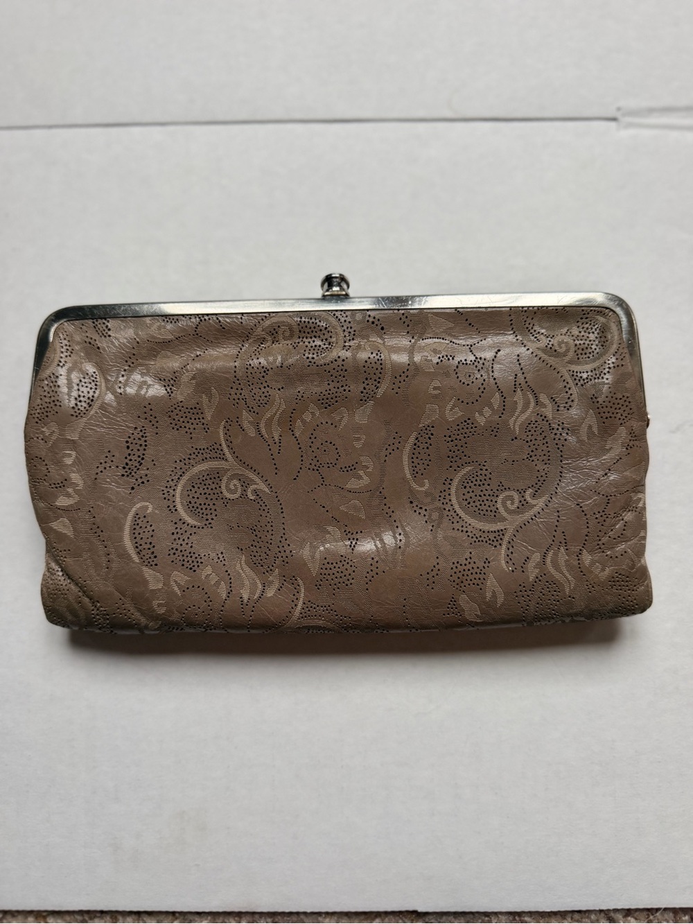 HOBO International Lauren Leather Clutch Wallet Taupe Floral Kiss Lock Organizer